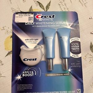 Crest 3D White Daily Whitening Serum with Blue Tube and LED light
